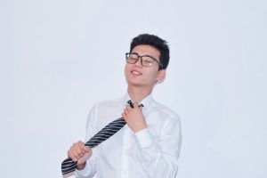 man wearing white dress shirt